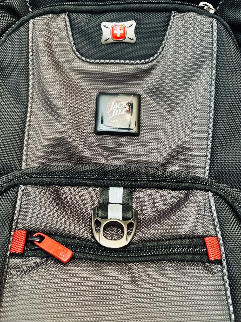 Wenger Pillar Black Laptop Backpack with Trolley Strap and Case base -NWT - Picture 3 of 11